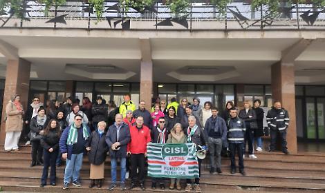 Aprilia Multiservizi, esternalizzazione congelata dopo la protesta dei lavoratori