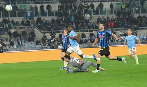 La Lazio va avanti due volte, ma l'Atalanta riesce a rimontare: all'Olimpico finisce 2-2