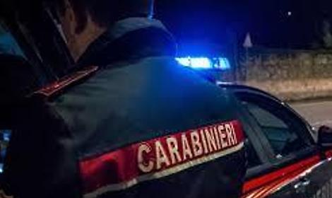 Agguato nella notte a Pontinia, 19enne inseguito e colpito da un gruppo di incappucciati