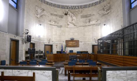 Abusi sessuali dal padre, in aula il bambino conferma tutto