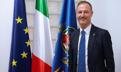 Regione Lazio consegna 100 defibrillatori alla Protezione Civile: formazione BLSD rafforzata per i volontari