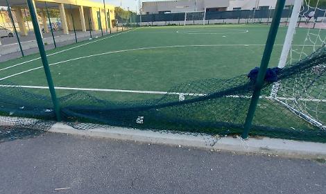 Cisterna, i vandali danneggiano il parco dedicato a Moses