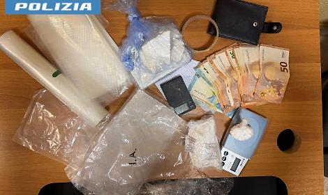 Pontinia, coppia arrestata per spaccio: sequestrati oltre 660 grammi di cocaina e materiale per confezionamento