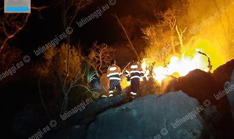 Bruciano gli Aurunci: in fumo trentuno ettari di macchia mediterranea