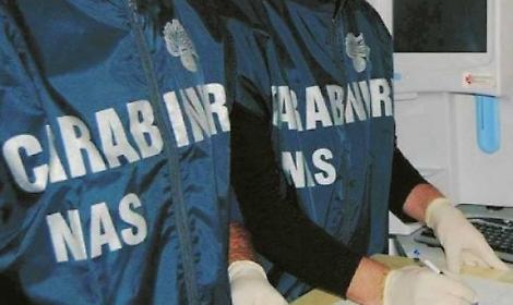 Controlli dei Nas contro il rischio botulino, 1.100 kg di alimenti sequestrati e 10.000 euro di sanzioni