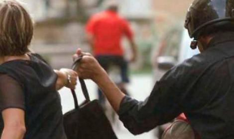 Scippo in pieno giorno a Latina, individuato uno dei responsabili