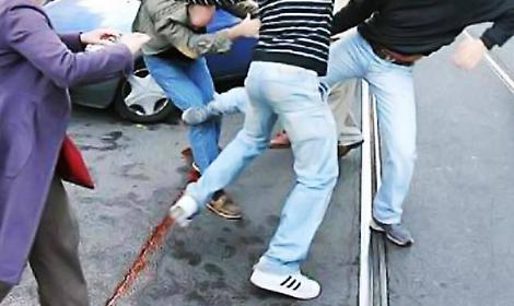 Rissa e coltellate tra spacciatori nordafricani