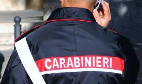 Tenta di disfarsi della droga gettandola in mare: arrestato