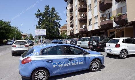 Viola il divieto di avvicinamento all&rsquo;ex marito: arrestata dalla Polizia di Stato una 49enne con braccialetto elettronico