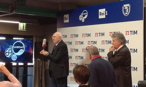 Sanremo 2019, arriva Pippo Baudo ed &egrave; subito festa