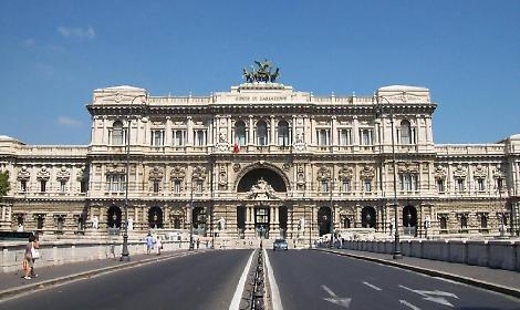 Era stato condannato per molestie sessuali Sentenza annullata