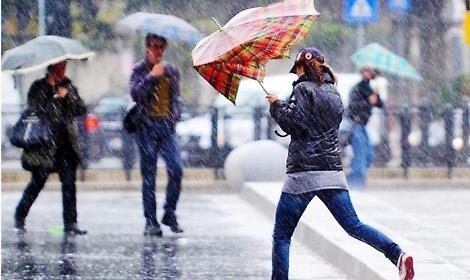 Allerta meteo Lazio, rischio idrogeologico e idraulico: piogge e temporali per 36 ore