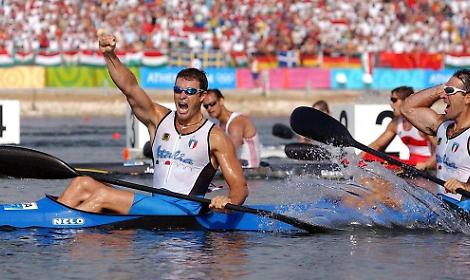 La canoa Fiamme Gialle, una storia vincente fatta di allori olimpici e mondiali