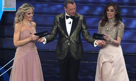 Festival di Sanremo, archiviata la seconda serata. Altra standing ovation per Tiziano Ferro