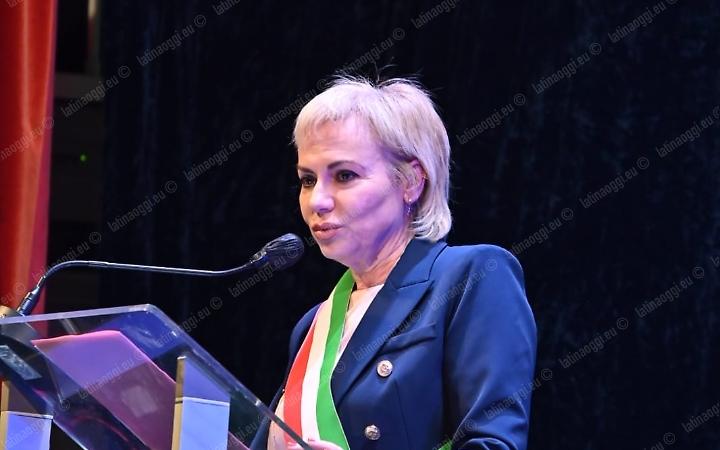 Offese social al sindaco, dopo le scuse l'aiuto ai poveri