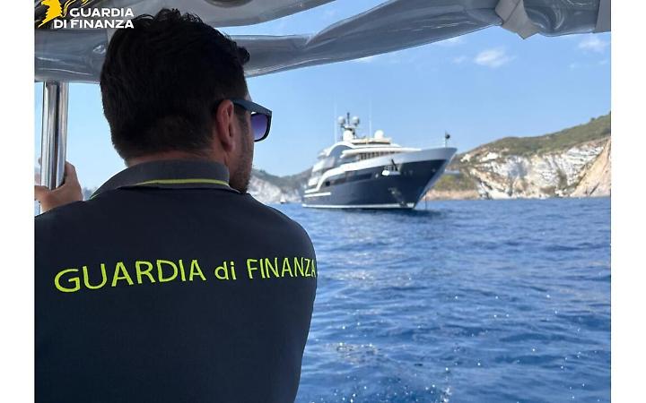 Controlli sulle isole pontine: droga, lavoro irregolare e sicurezza in mare sotto la lente