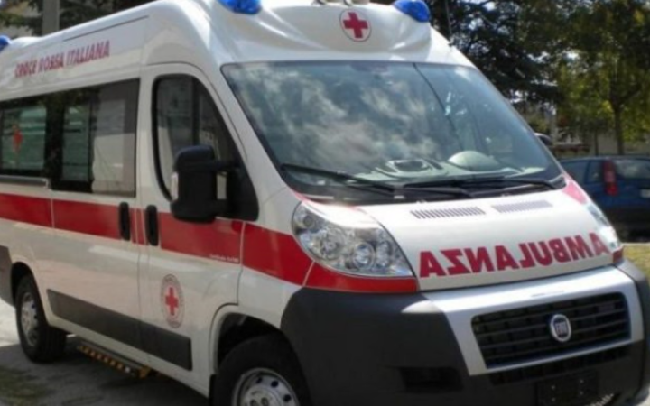 Carabiniere salva una bambina che stava soffocando