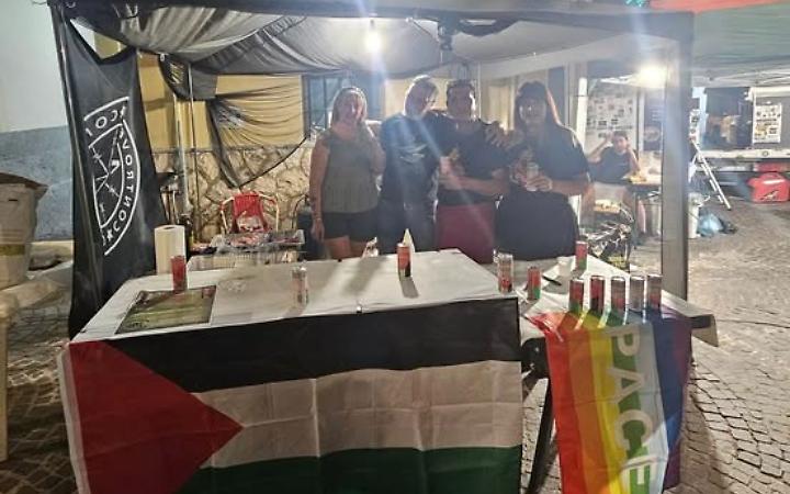 Norma sceglie di vendere la Gaza Cola per sostenere il popolo minacciato