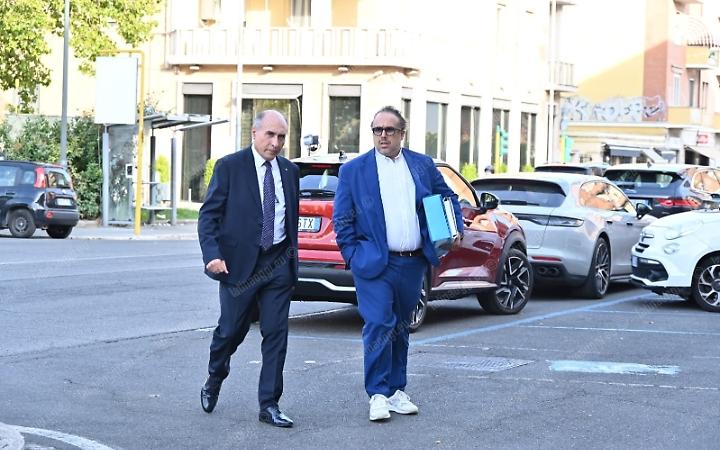 Corruzione, Tiero per tre ore davanti al gip