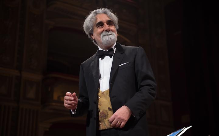 Addio a Beppe Vessicchio, il maestro della musica italiana si &egrave; spento a 69 anni