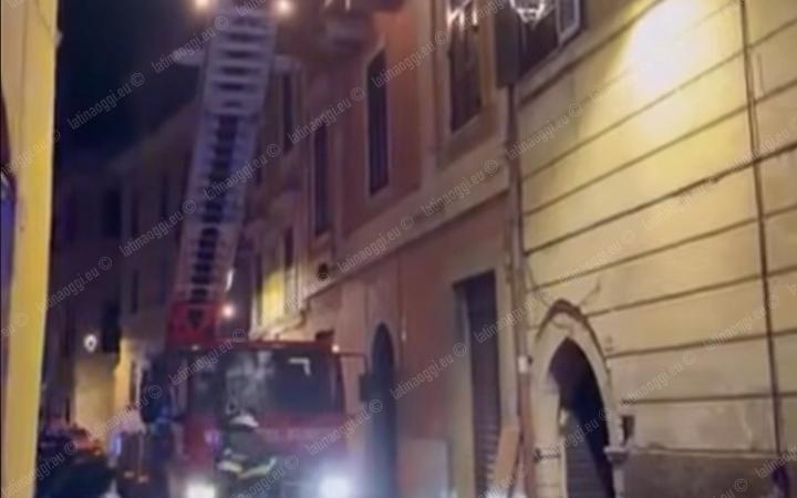 In fuga dalla casa in fiamme