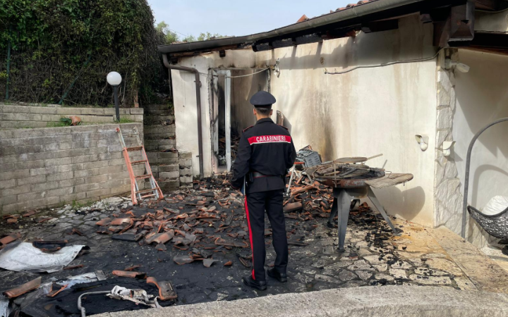 Paura nella notte a Priverno: incendio in un&rsquo;abitazione, nessun ferito