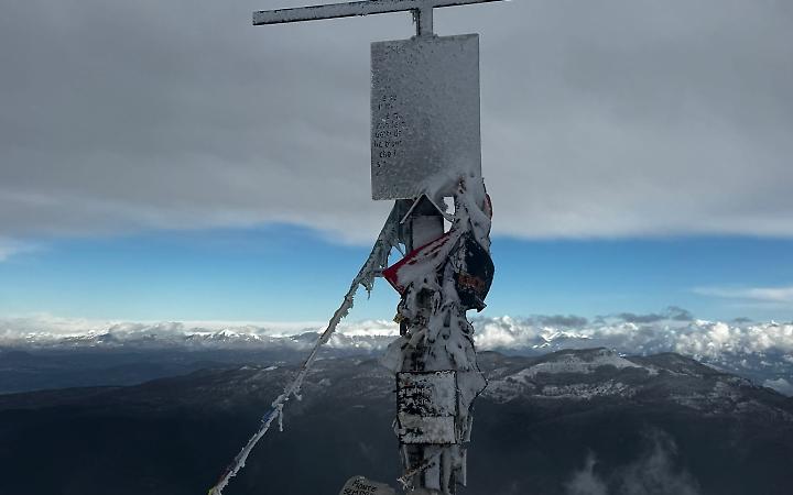 Prima neve sui Monti Lepini: la vetta del Semprevisa imbiancata, gli scatti di Daniele