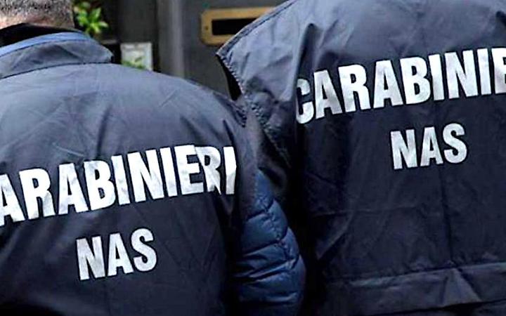 Controlli dei NAS nel sud pontino: chiuso un pub, sanzioni a un ristorante