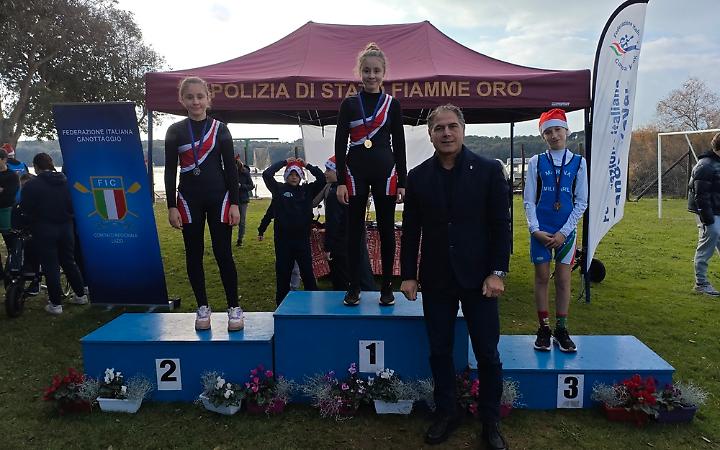 Coppa di Natale, canoa e canottaggio protagonisti sul lago di Paola a Sabaudia