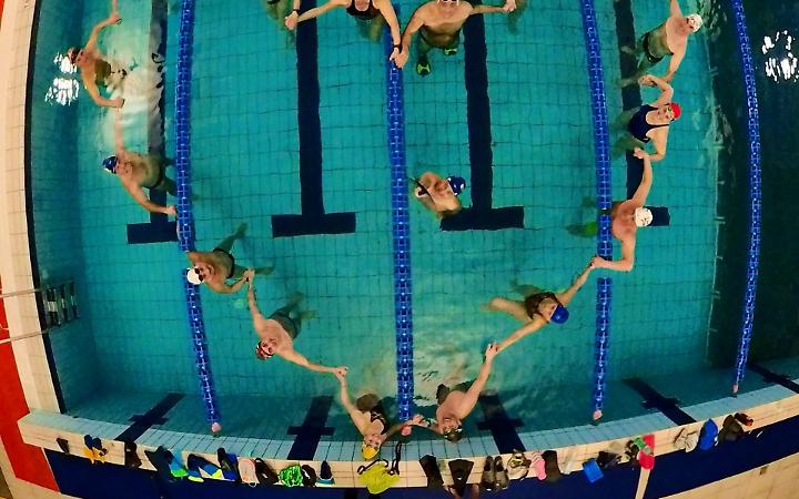 Maratona di Nuoto ad Aprilia: solidariet&agrave; per i bambini coraggiosi