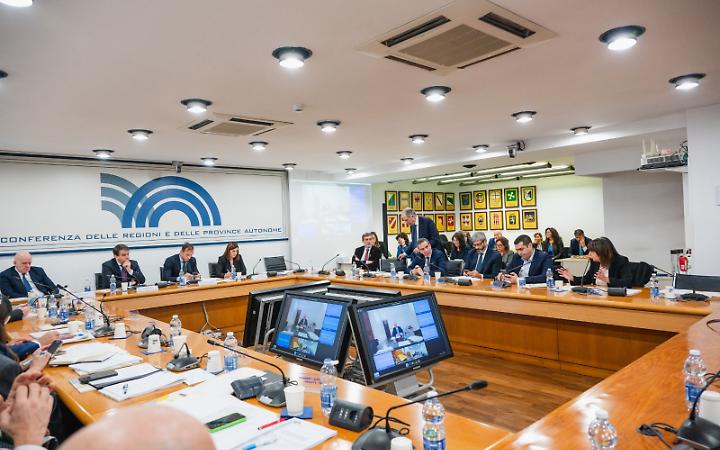 Conferenza Stato-Regioni, il Lazio presenta a Fitto la riprogrammazione dei fondi Ue