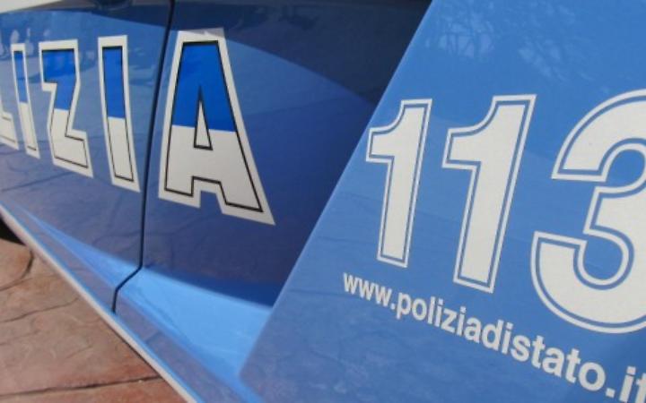 Picchiava la figlia per lo stile di vita "occidentalizzato": finisce in carcere