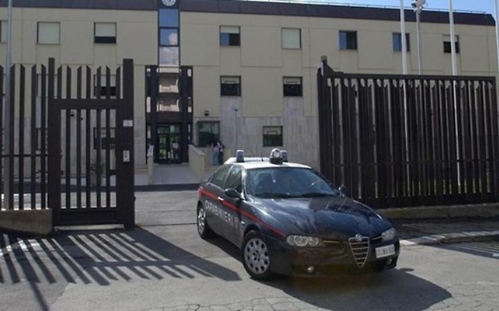 Aprilia, 19enne denunciato per spaccio: sequestrati hashish e contanti