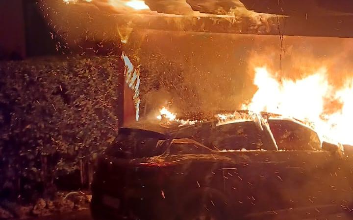 Auto a fuoco: "L'atto pi&ugrave; ignobile contro la mia persona"