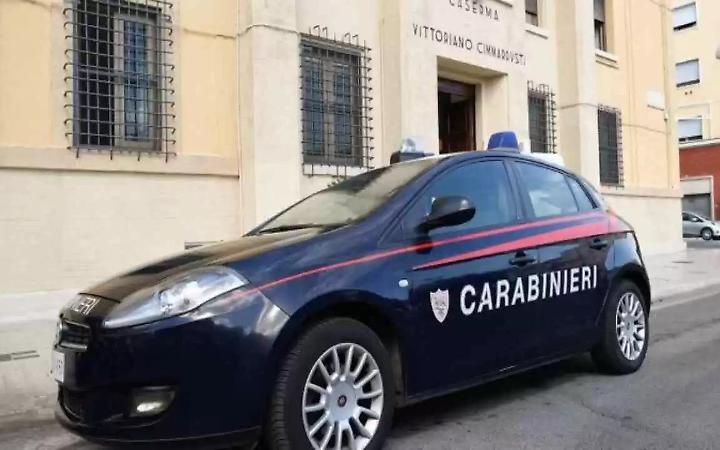 In monopattino con il coltello in tasca, denunciato 24enne