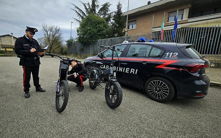 E-bike trasformate in motorini: scattano controlli e sanzioni a Sezze