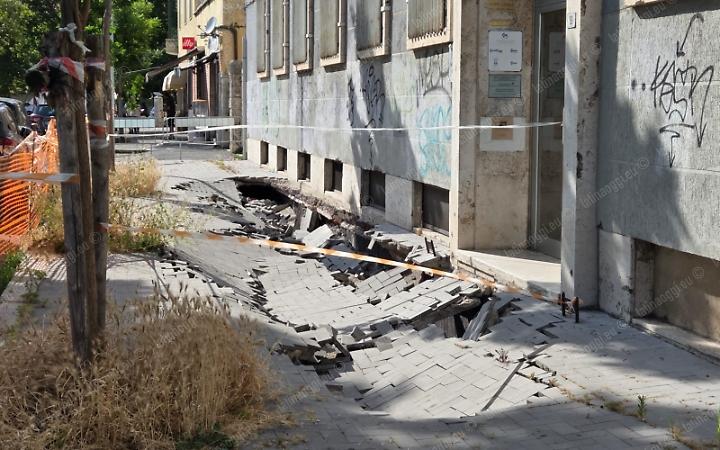 Via Fabio Filzi, via libera al ripristino del marciapiede