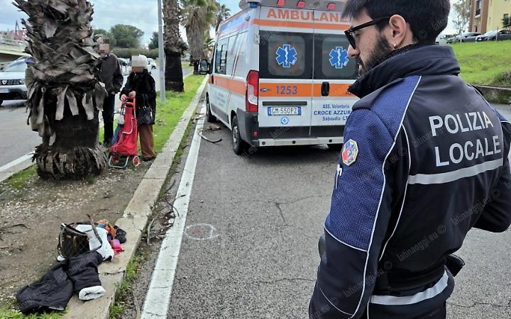 Investita mentre attraversa sulle strisce, anziana finisce in ospedale