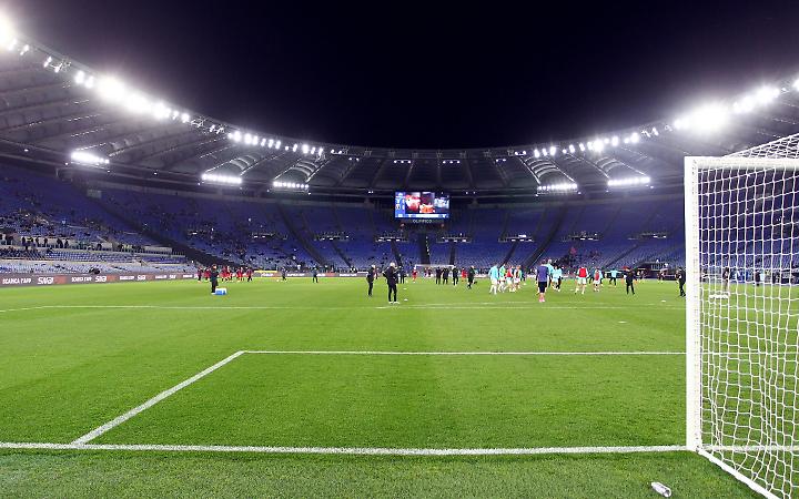 Cataldi all'ultimo respiro su rigore: la Lazio batte il Genoa 3-2