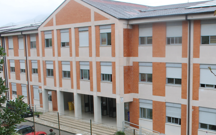 Priverno Tricolore Sostiene l&rsquo;Installazione di Metal Detector nelle Scuole per Maggiore Sicurezza