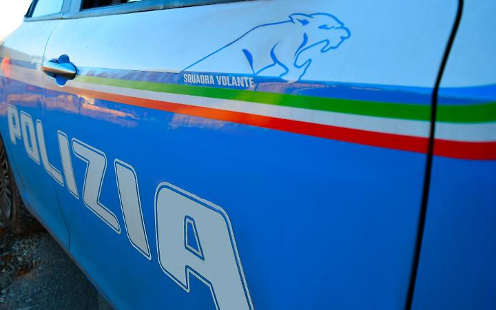 Una volante della Polizia di Stato