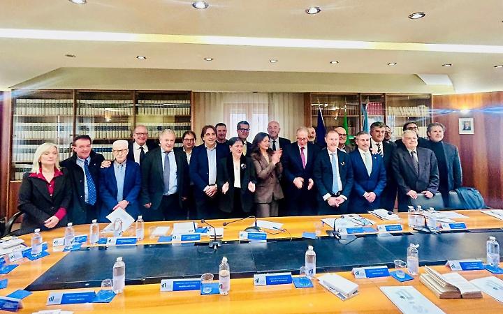 Ater Latina e 14 Comuni firmano un protocollo: rigenerazione urbana e case popolari nei centri storici