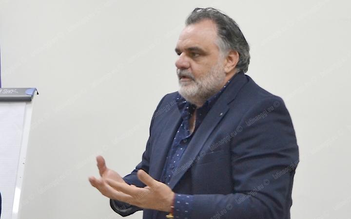 Frode fiscale da un milione di euro, indagati Luciano Iannotta e il prestanome