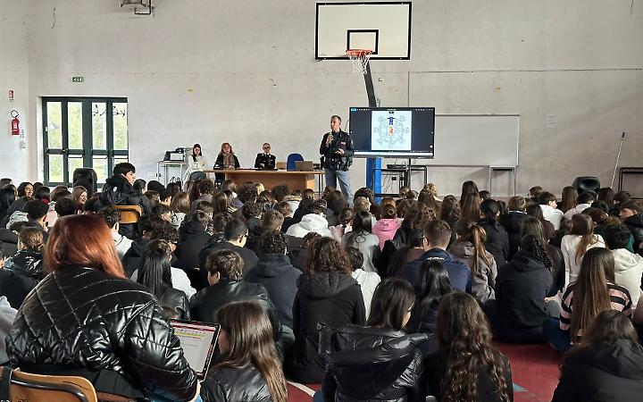La Polizia di Stato incontra gli studenti di Cori, Aprilia, Bassiano e Sezze