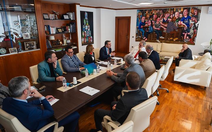 Rafforzare i collegamenti con le isole pontine: incontro in Regione