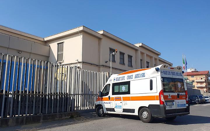 Malore in carcere dopo il fermo, rapinatore in coma