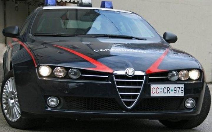 Tenta tre furti: solo uno riesce, ma viene ripreso dalle telecamere