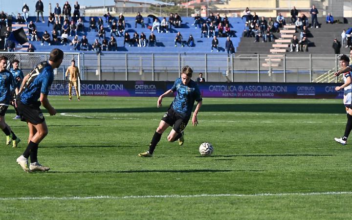 Un rigore nel finale condanna il Latina alla sconfitta