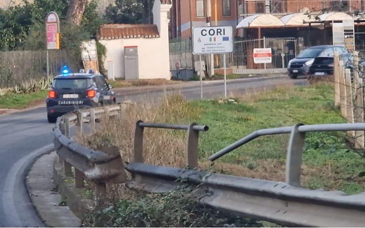 Finta offerta di lavoro finisce in incubo: abusi su una donna, 53enne arrestato per violenza sessuale