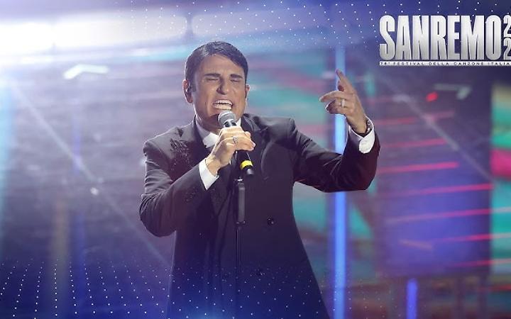 Sanremo Pulp: finalone tra mamme sul palco, cavalli all&rsquo;Ariston e cinquine sparate a raffica